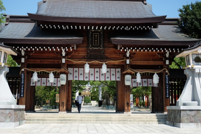 湊川神社の表門