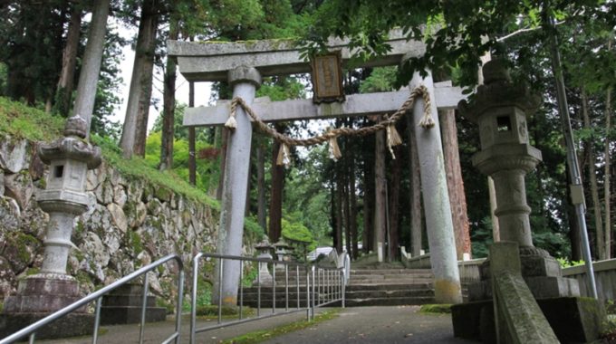 気多若宮神社・石製の鳥居